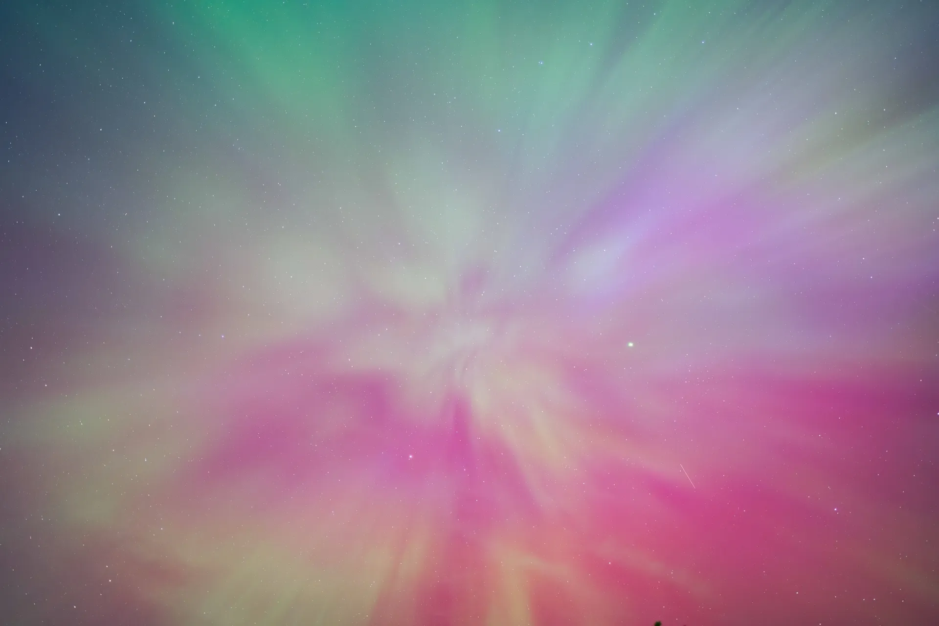 Northern lights aurora photography British Columbia — astrophotography
