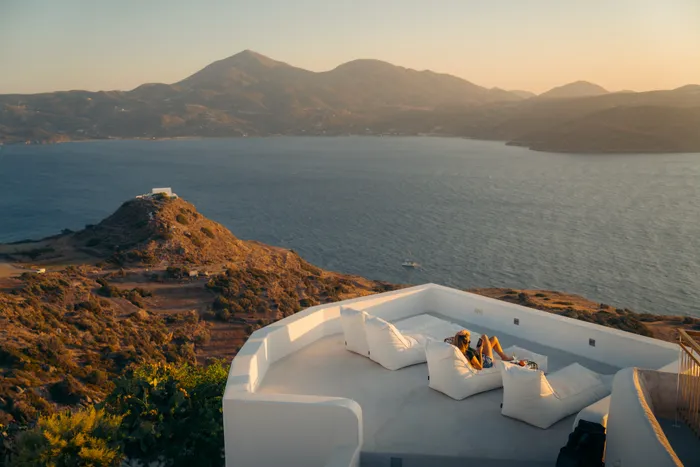 Hotels & Resorts